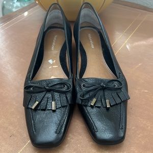 Naturalizer black 1 1/2” heel leather 9N